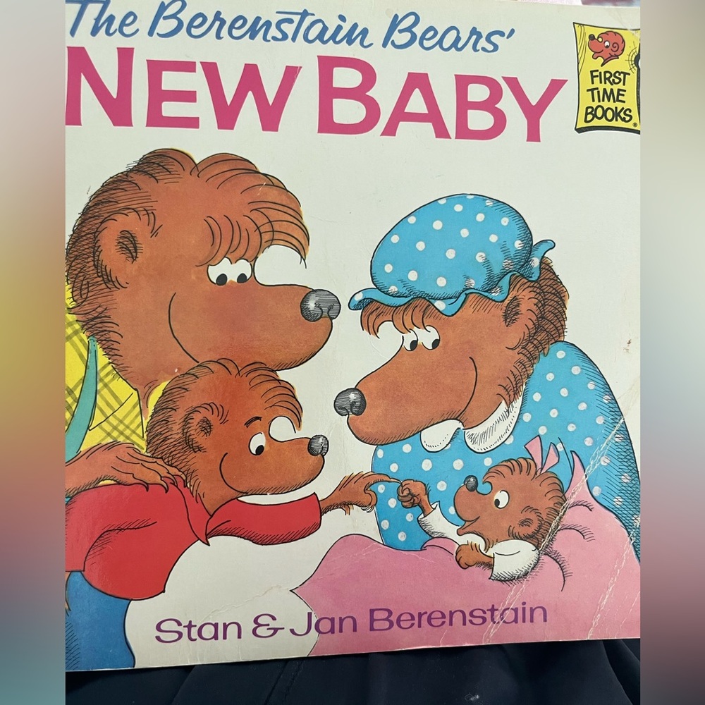 First edition of the paperback Berenstain Bears’ New Baby.